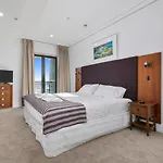 Stunning & Spacious Haven On The Waterfront!