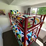 Chamberlain House - 3 Bedroom House By Manly Beach