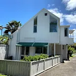Chamberlain House - 3 Bedroom House By Manly Beach