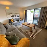 Chamberlain House - 3 Bedroom House By Manly Beach