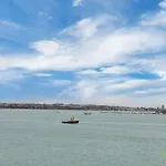 Qv Spacious Waterfront 2 Bedroom Apartment - 791