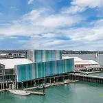 Qv Spacious Waterfront 2 Bedroom Apartment - 791