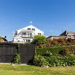 Harbour And Coastal 3 Bedroom Home With Path Views