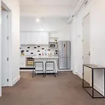 Modern City Centre Pad - Auckland Cbd