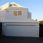 Harbour And Coastal 3 Bedroom Home With Path Views