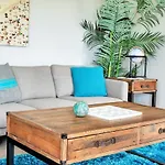 Kingsland Contemporary 2 Bedroom Apartment