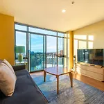 【Jht】2 Brm, Carpark, Cbd, Next To Uni, Netflix
