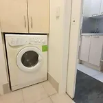City Den Studio With Wi-Fi And Kitchen