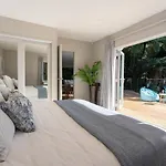 Tree-Top Luxury In The Waitakere Ranges