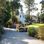 Tree-Top Luxury In The Waitakere Ranges