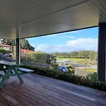 Fabulous Castor Bay 1 Bedroom With Views And Skytv
