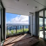 Union Green Apt W Stunning Views - Free Parking