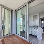 Union Green Apt W Stunning Views - Free Parking