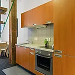 Chic And Spacious Cbd Loft - 2 Beds City Views