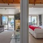 Palm Beach Cottage With Fantastic Views And Private Spa Pool, Wifi, Sky Tv, Dble Sky And Possibly A Car!
