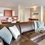 Qv Stunning 2 Bed Condo - 378