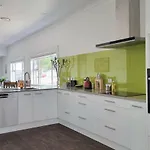 Central Auckland 5-Bedroom Villa With Free Parking