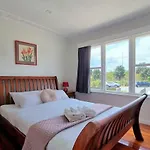 Family Gem In Hillsborough With Free Parking