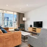 Qv Heart Of City Stunning View With Parking - 1015