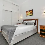 Spacious One Bedroom Apartment On Princes Wharf