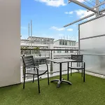 Newly Decorated, Spacious Apartment 4520