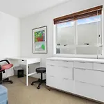 Cbd Spacious 3 Storey Terrace House With Courtyard