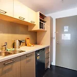 Bianco Off Queen Apartments