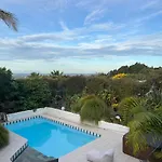 Waitakere Ranges Bed & Breakfast