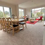 Cheerful 4 Bedrooms Home With Stunning Sunshine