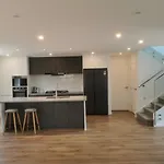 Lovely House In Central Papatoetoe