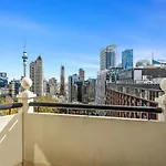 Stunning Sky Tower View Studio Pool And Gym!