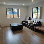 Lovely House In Central Papatoetoe