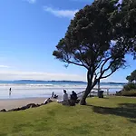 Orewa Lovely Cozy Home