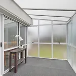 Homey Hideaway 3 Bedroom W Parking , Wi-Fi And Netflix