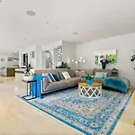Luxury Tropical Oasis, Beach, Village Near Auckland Cbd