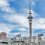 Qv Modern Waterfront 2-Bedroom Apartment - 079