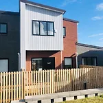 Cozy Brand New Townhouse 24