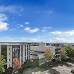 Your Family Getaway - Rooftop Spa & Pool!