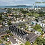New Modern Townhouse In The Heart Of Takapuna