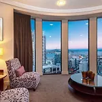 Qv Upscale Spacious Apt W/ Parking & Wifi 1038