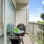 Hideaway Apartment With Pool And Free Parking