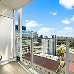 City Seaview Stunner With Pool And Gym