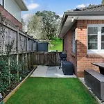 Renovated Character Central Home - Wifi & Netflix