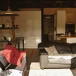 Container Cottage Auckland Airport