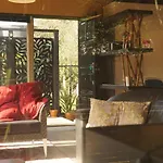 Container Cottage Auckland Airport