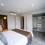Modern Sunnyhills Town House