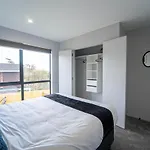 Modern Sunnyhills Town House