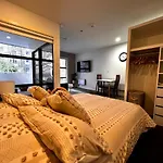 Studio Apartment In Auckland Cbd