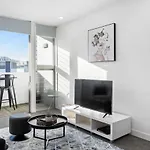 City Scape Hideaway W Carpark, Spa, Pool And Gym