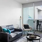 City Scape Hideaway W Carpark, Spa, Pool And Gym